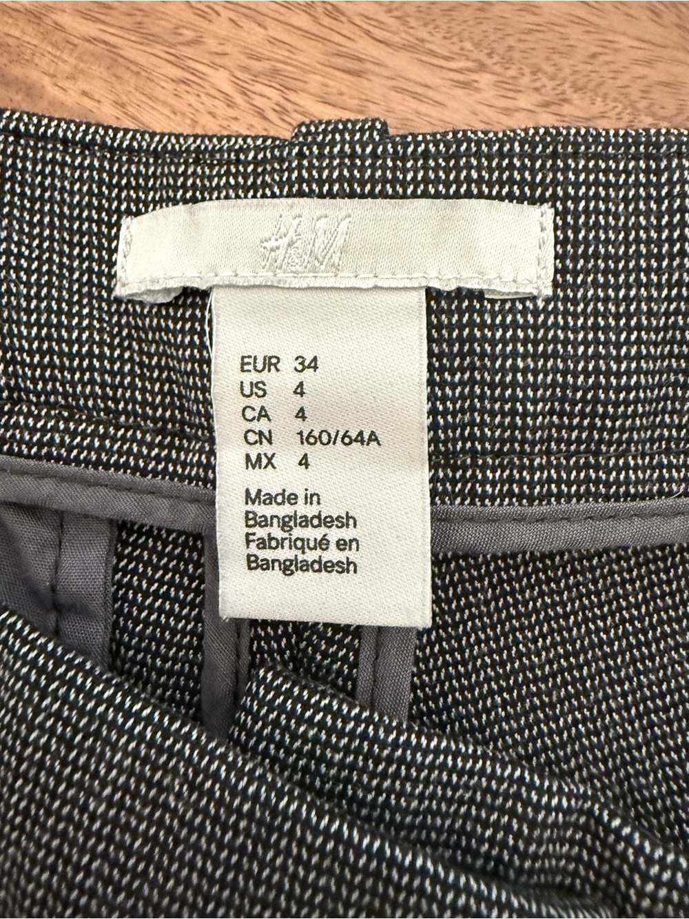 H&M Women’s Gray Dress Pants - Classic Tailored Fit - Picture 4 of 4